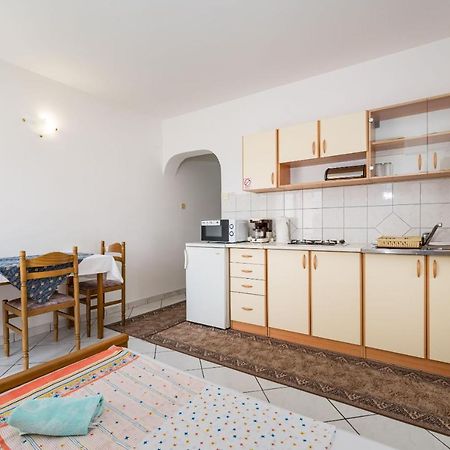 Nice Apartment Silvia Novaglia Esterno foto